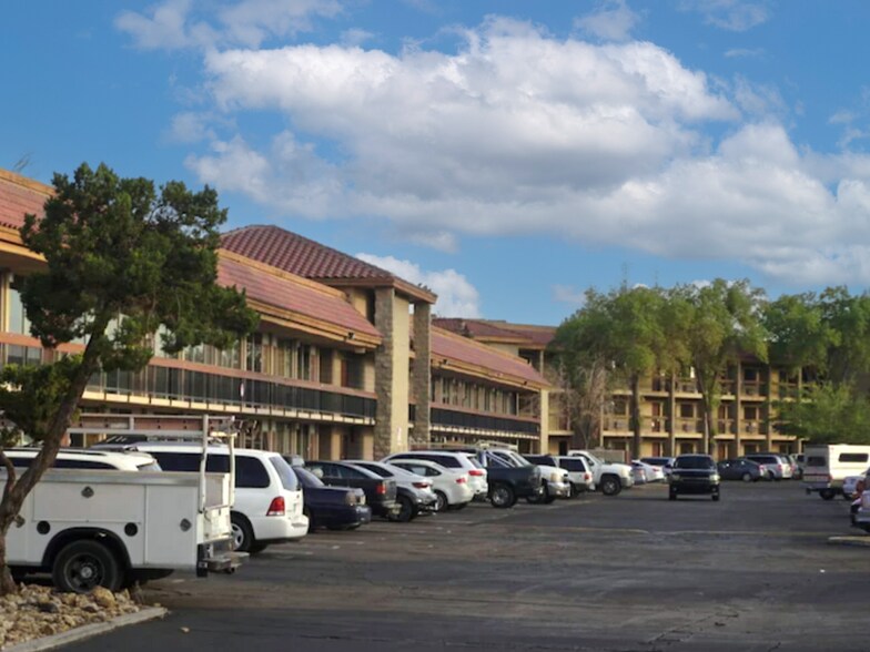 14173 Green Tree Blvd, Victorville, CA 92395