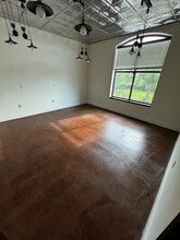 330 Pauls Dr, Brandon, FL for lease Interior Photo- Image 1 of 7