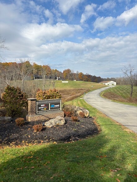 Williams Drive, Zelienople, PA for lease - Building Photo - Image 1 of 6