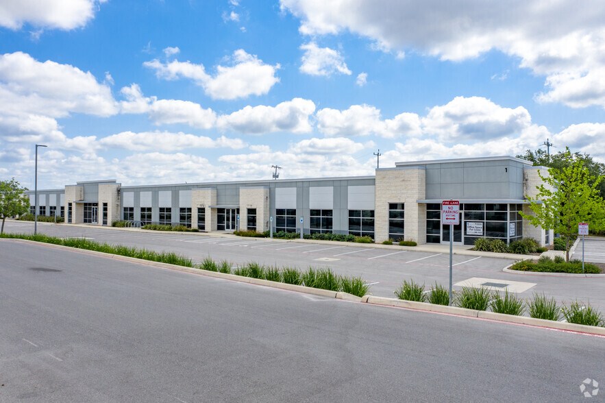 4949 N Loop 1604 W, San Antonio, TX for lease - Building Photo - Image 2 of 9