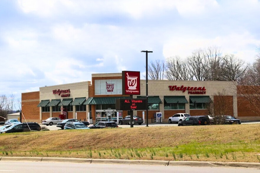 3220 Halifax Rd, South Boston, VA for lease - Building Photo - Image 2 of 4