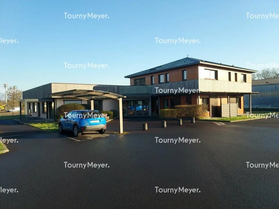 Office in Treillières for sale Building Photo- Image 1 of 6