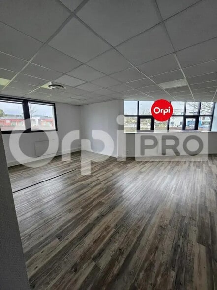 Office in Reims for lease - Interior Photo - Image 3 of 7