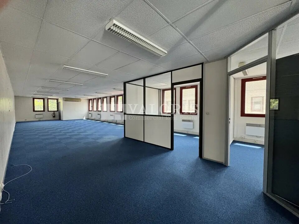 Office in Lyon for lease Interior Photo- Image 1 of 8