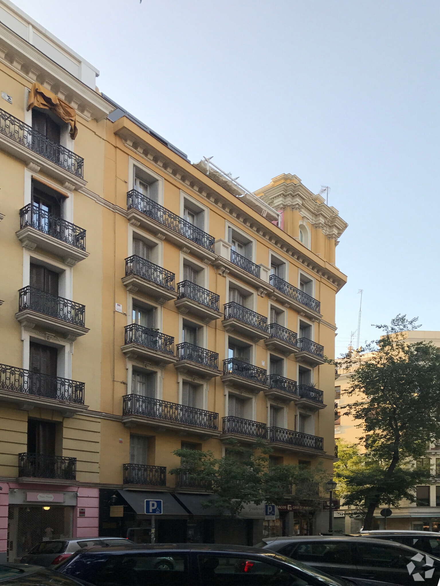 Multifamily in Madrid, Madrid for sale Primary Photo- Image 1 of 4