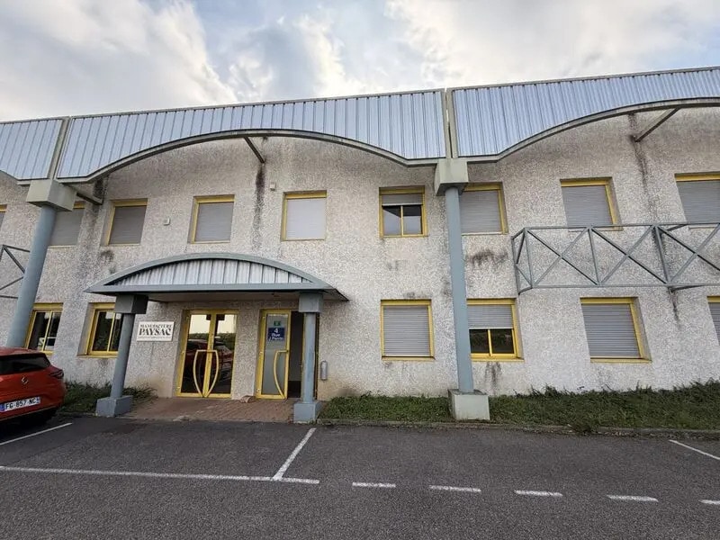 Flex in Genas for lease Building Photo- Image 1 of 17