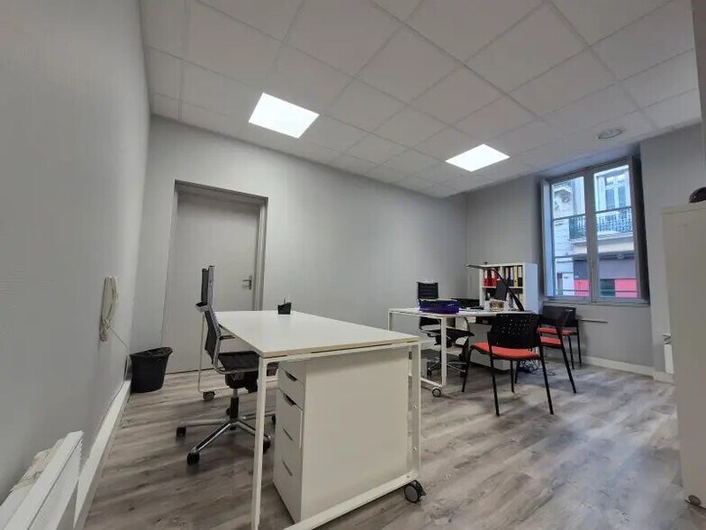 20 Rue De La Roë, Angers for lease - Building Photo - Image 3 of 7