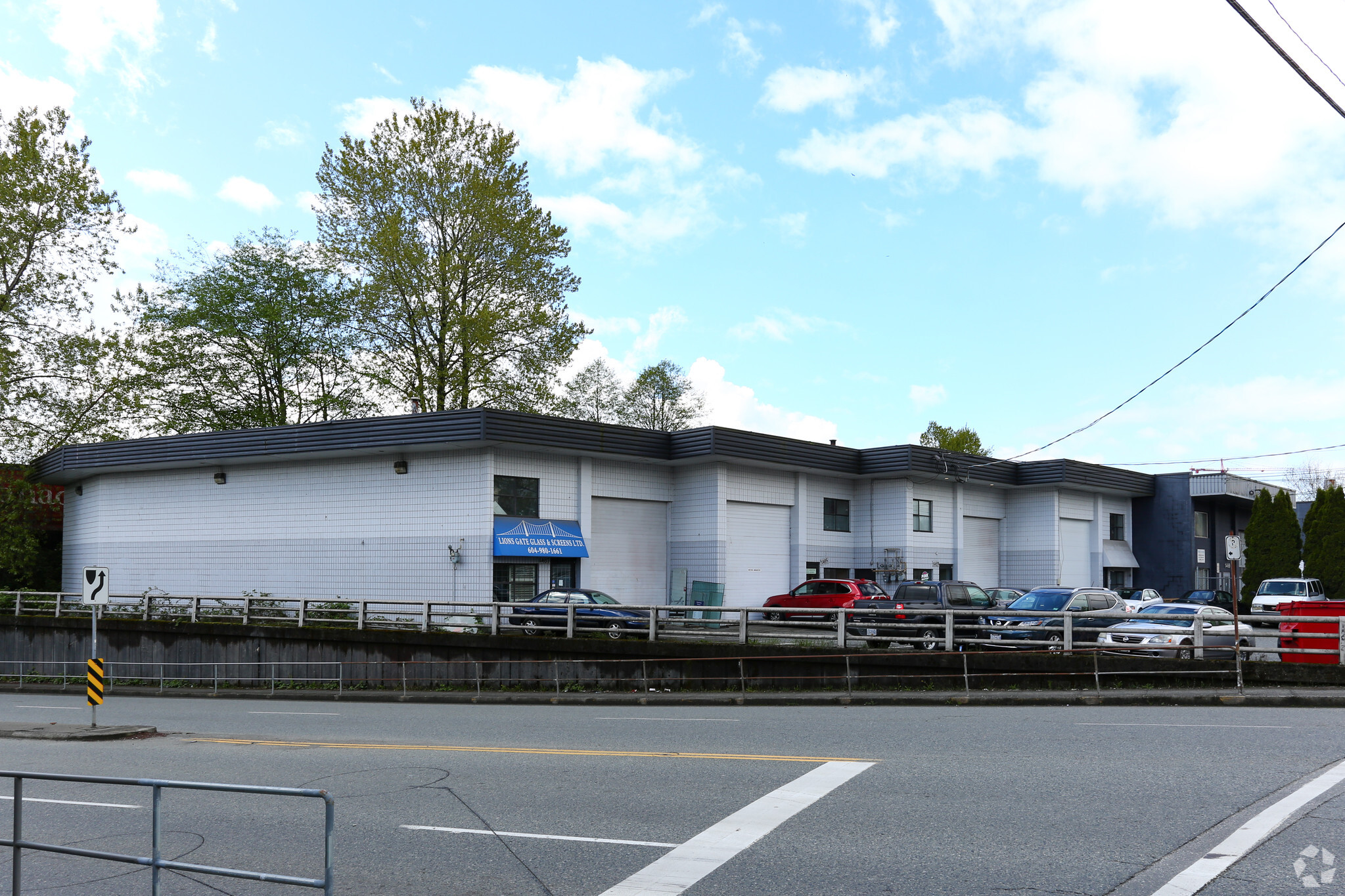 1487 Barrow St, North Vancouver, BC for lease Primary Photo- Image 1 of 3