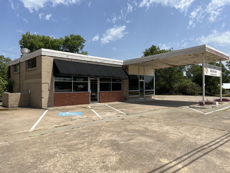 1124 Church St, Sulphur Springs, TX for sale - Primary Photo - Image 1 of 1