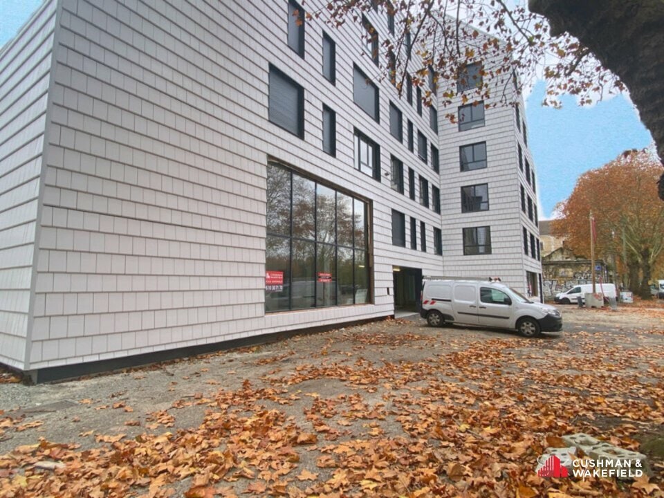 Retail in Bordeaux for sale Building Photo- Image 1 of 7