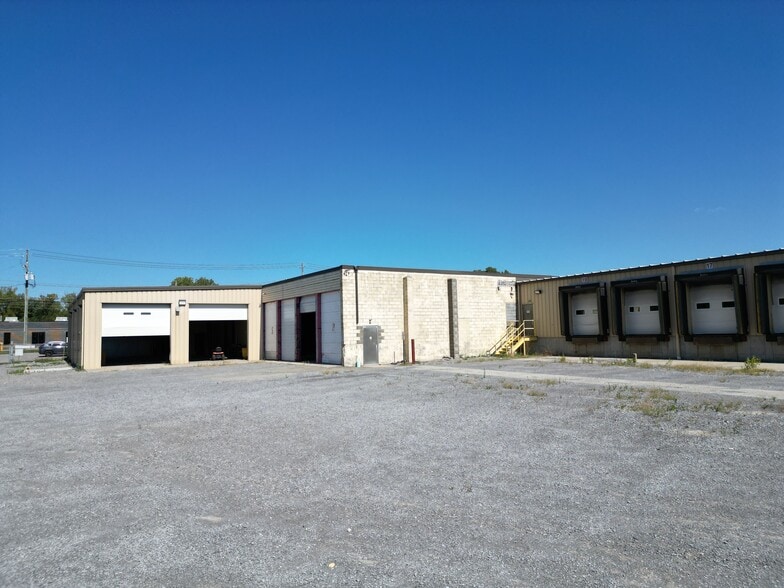 3365 Broadway St, Cheektowaga, NY for lease - Building Photo - Image 2 of 9