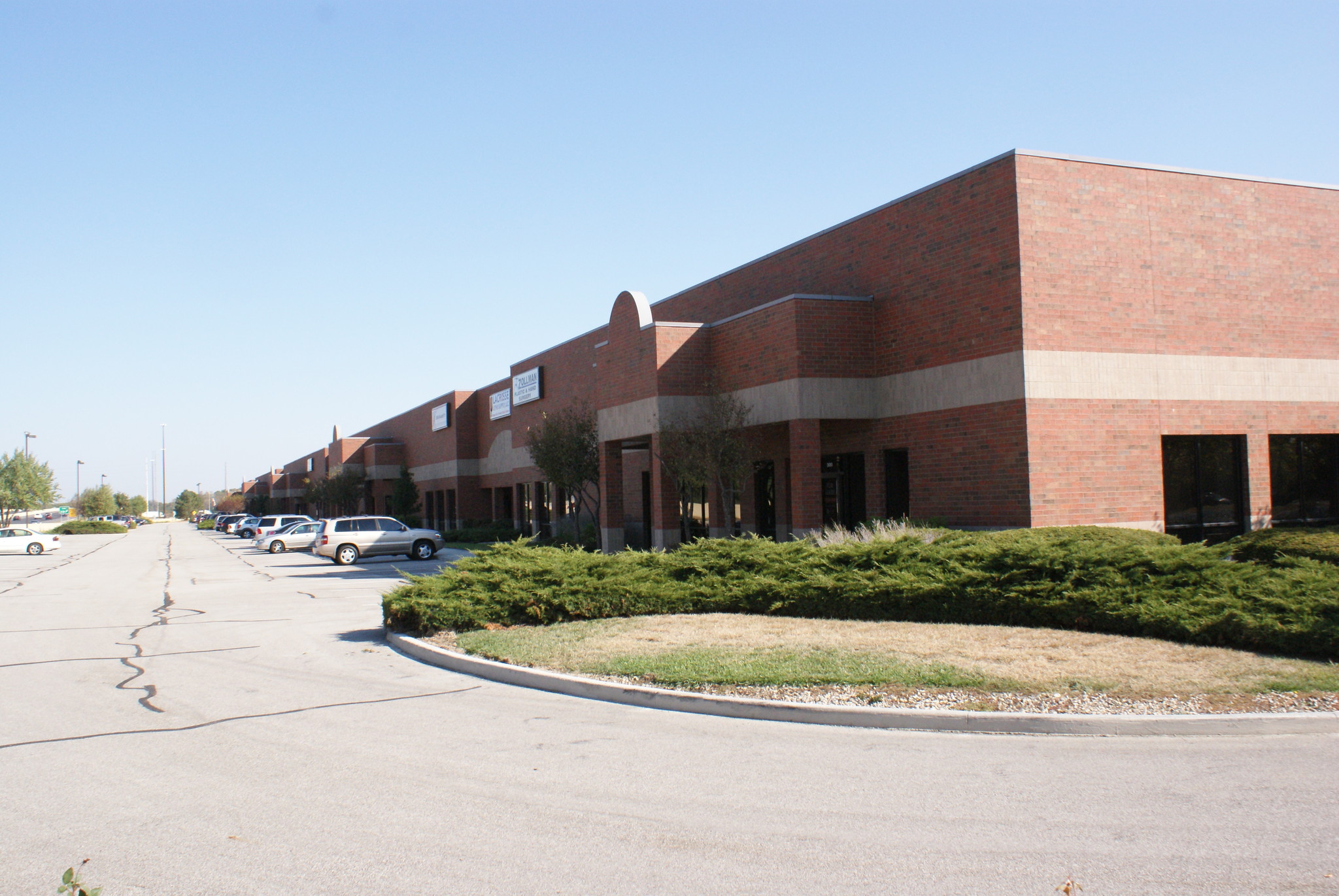 8227 Northwest Blvd, Indianapolis, IN for lease Building Photo- Image 1 of 3