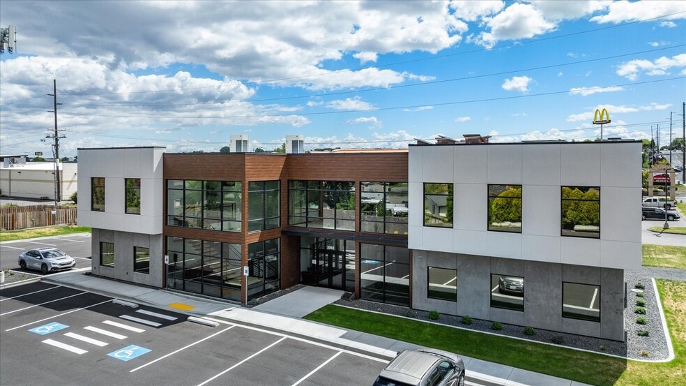 2062 Steptoe St, Kennewick, WA for lease - Primary Photo - Image 1 of 1