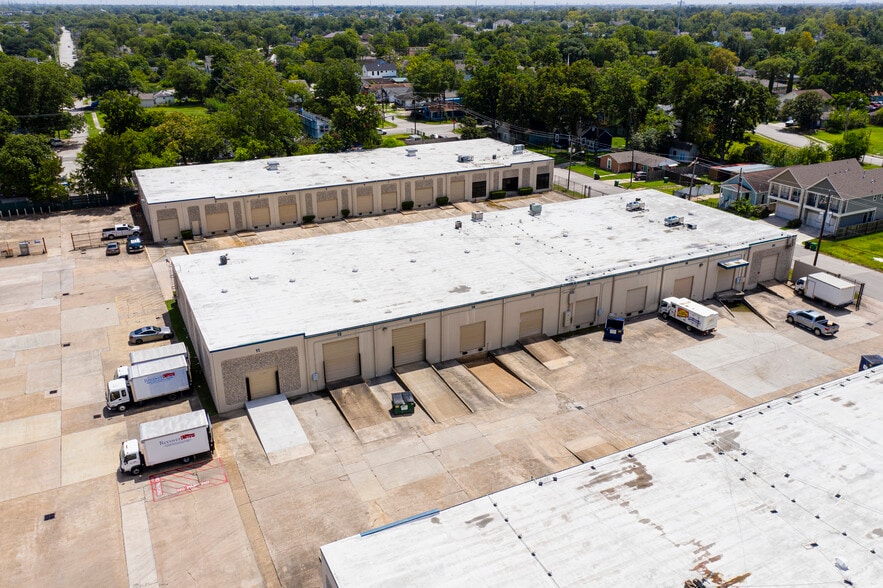 3404-3556 Yale St, Houston, TX for lease - Building Photo - Image 2 of 4