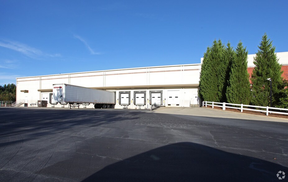 20 Crestridge Dr, Suwanee, GA for sale - Building Photo - Image 1 of 1