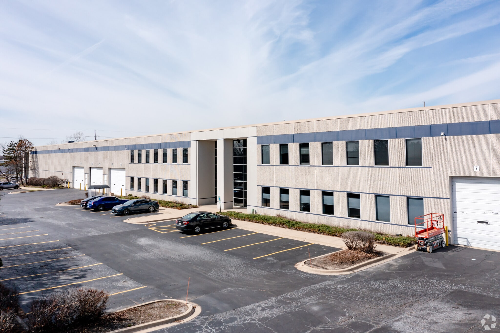 1047-1051 Douglas Rd, Batavia, IL for lease Building Photo- Image 1 of 5