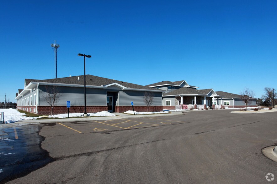 1485 10th Ave NE, Sauk Rapids, MN for sale - Primary Photo - Image 1 of 1