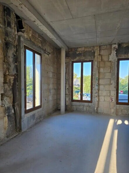 Office in Lormont for sale - Interior Photo - Image 2 of 5