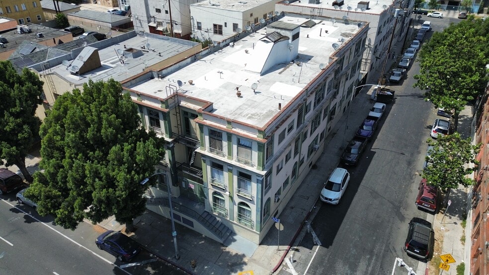 2809 W 8th St, Los Angeles, CA for sale - Building Photo - Image 3 of 9