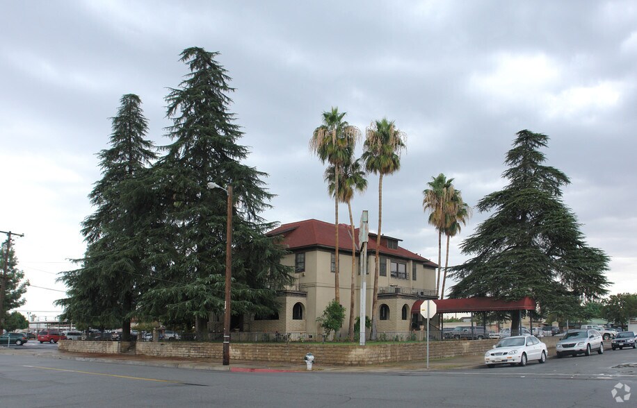 910 20th St, Bakersfield, CA for sale - Building Photo - Image 1 of 1