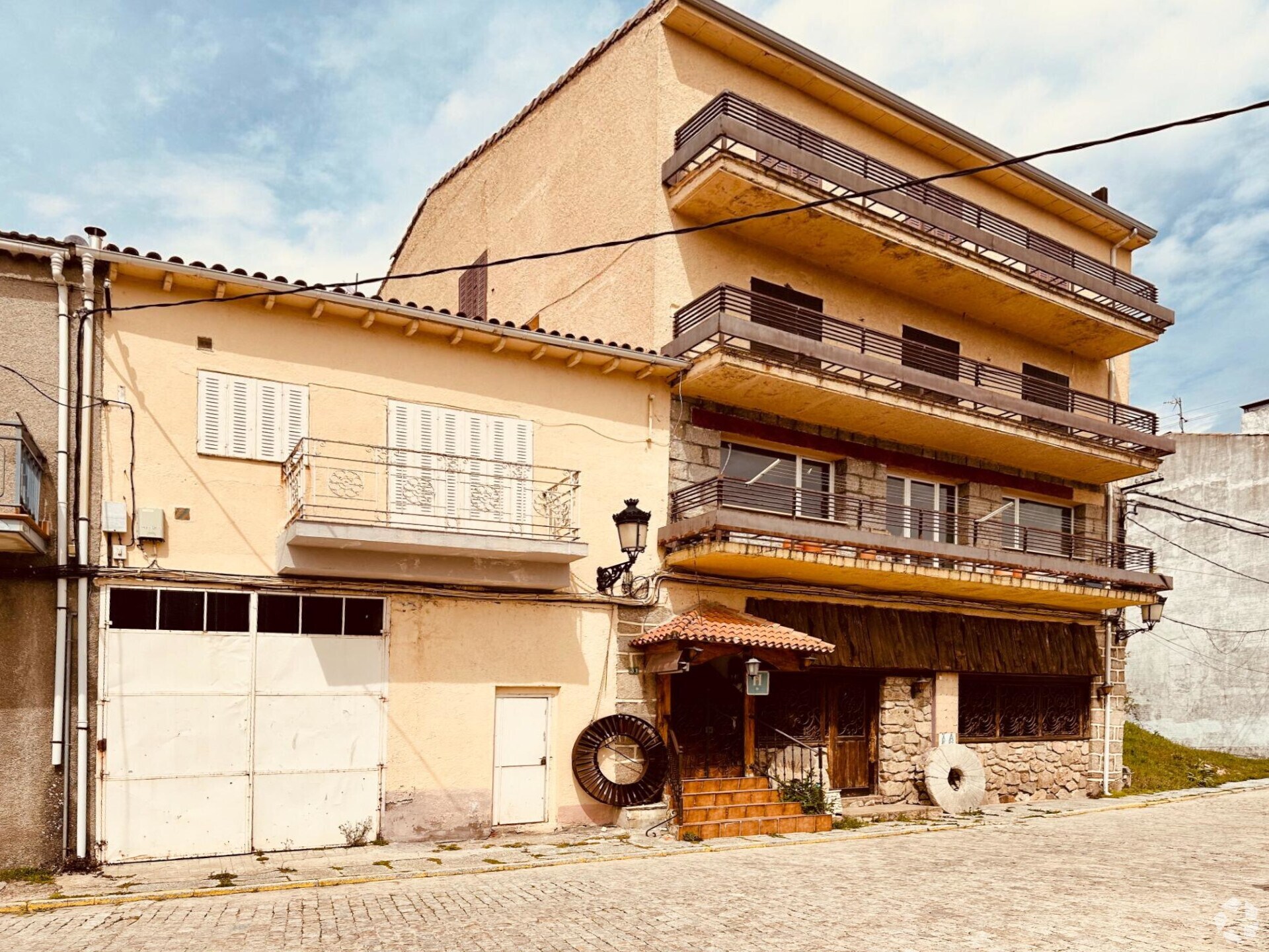 Retail in Peguerinos, Ávila for sale Primary Photo- Image 1 of 1