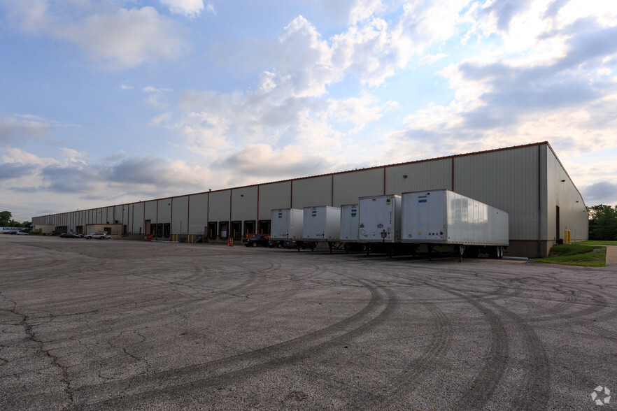 7901 W 21st St, Indianapolis, IN for lease - Building Photo - Image 3 of 4