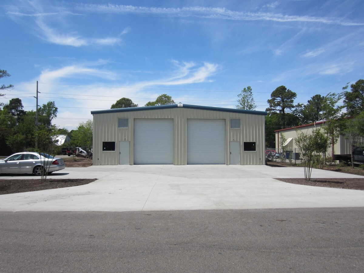 589 Sandy Ln, Surfside Beach, SC 29575