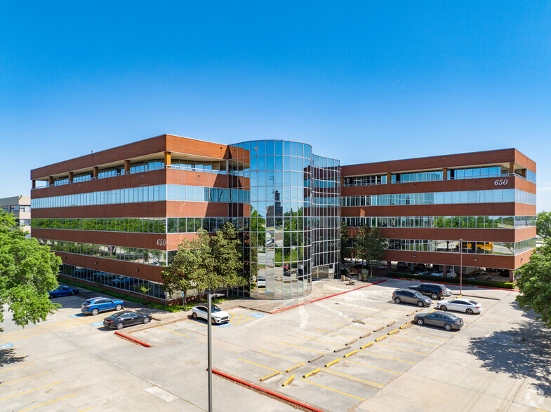 650 N Sam Houston Pky E, Houston, TX for lease - Primary Photo - Image 1 of 11