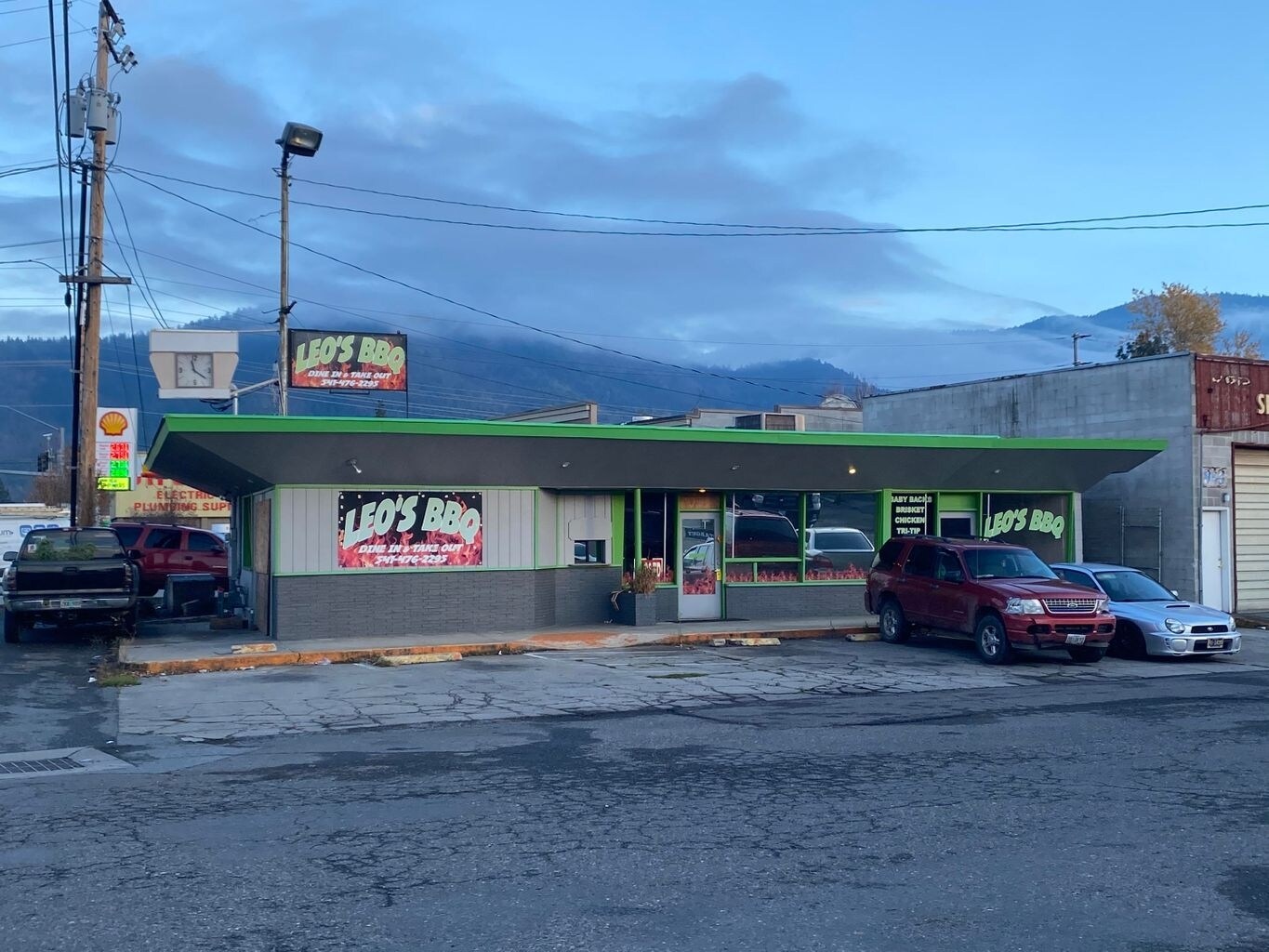 949 Rogue River Hwy, Grants Pass, OR for sale Primary Photo- Image 1 of 1