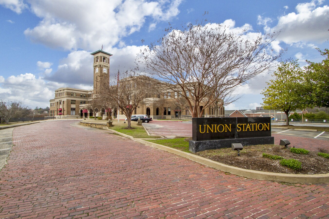 1400 W Markham, Little Rock, AR 72201