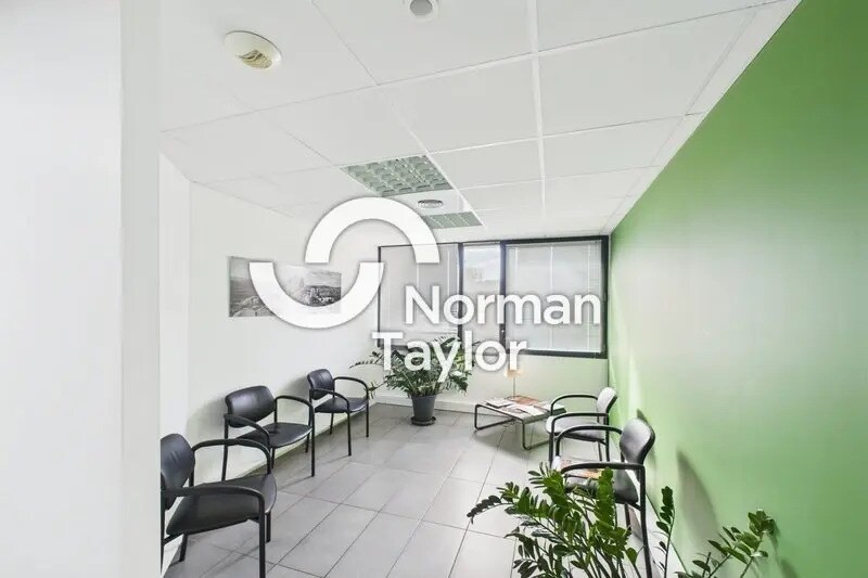 Office in Montpellier for sale - Interior Photo - Image 2 of 11