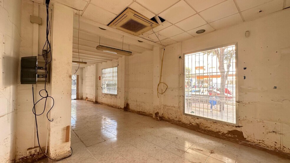 Retail in L'Alcúdia for lease - Building Photo - Image 3 of 10