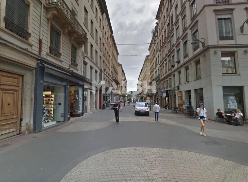 Retail in Lyon for lease - Building Photo - Image 3 of 4