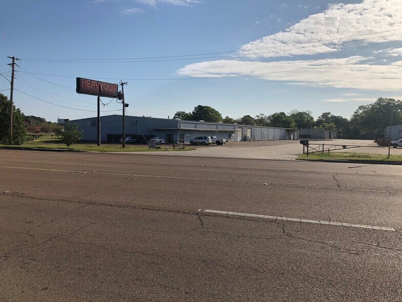 246248 N Pearson Rd, Jackson, MS 39208