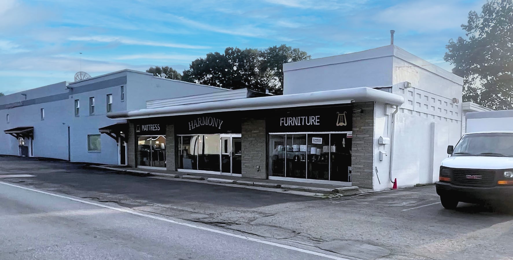 1967 Lockbourne Rd, Columbus, OH 43207