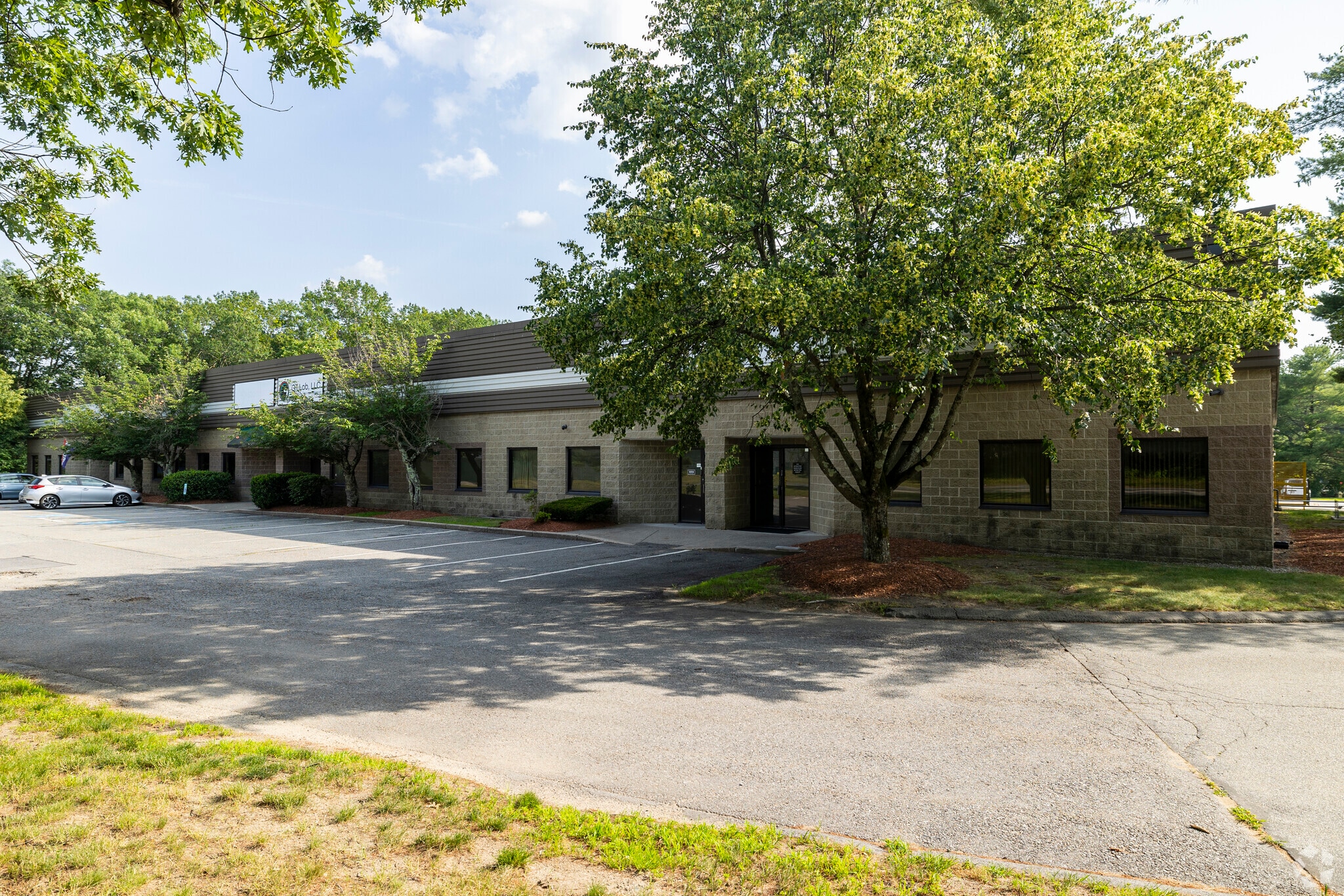 160 Ayer Rd, Littleton, MA for sale Primary Photo- Image 1 of 1