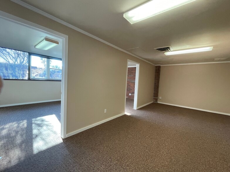 330 N Main St, Kaysville, UT for lease - Interior Photo - Image 3 of 7