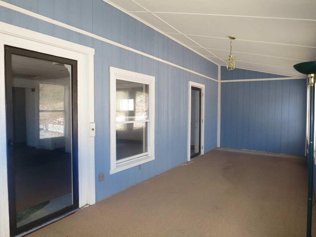 402 Cranfield Rd, Mountain Home, AR 72653