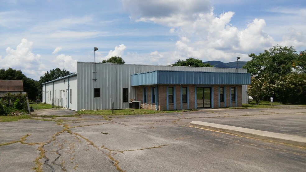 3916 Daugherty Rd, Salem, VA 24153