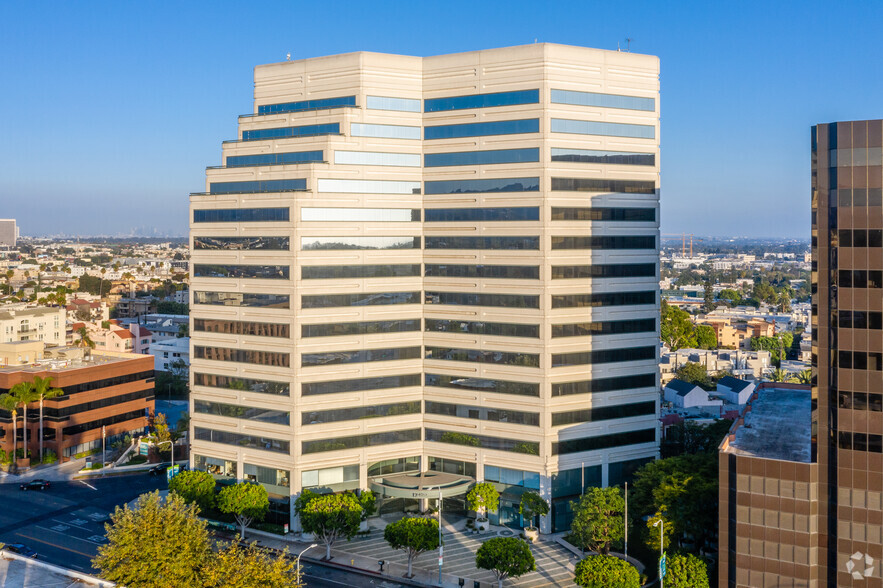 12400 Wilshire Blvd, Los Angeles, CA for lease - Building Photo - Image 1 of 8