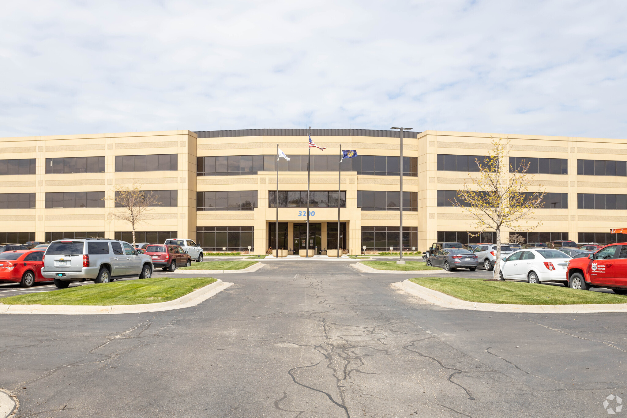 3200 Samson Way, Bellevue, NE for lease Building Photo- Image 1 of 6