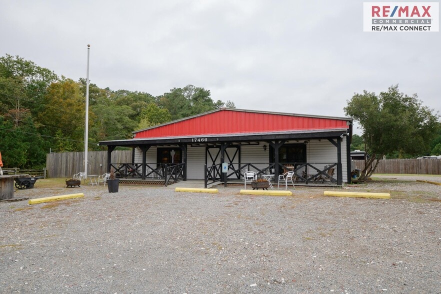 17466 Benns Church Blvd, Smithfield, VA for sale - Primary Photo - Image 1 of 45