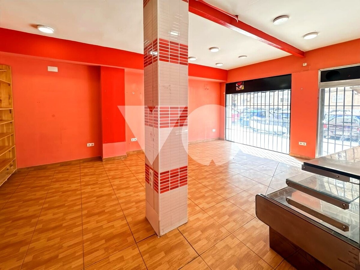 Madrid, MAD 28030 - Unit 1 - - Interior Photo - Image 2 of 6