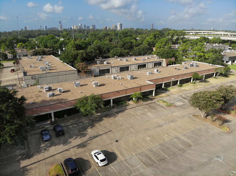 6950 Portwest Dr, Houston, TX for lease - Building Photo - Image 2 of 23