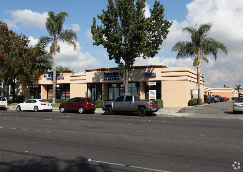 7625 E Rosecrans Ave, Paramount, CA for lease - Building Photo - Image 2 of 5