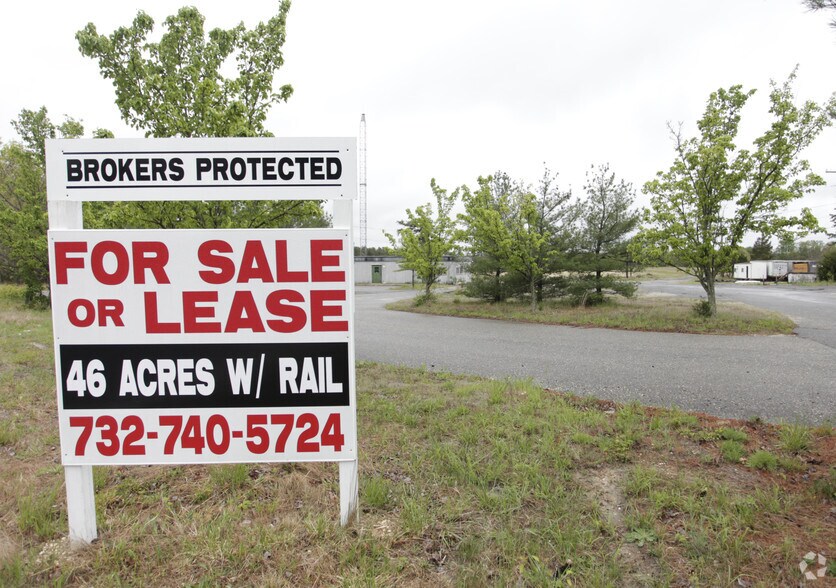 2065 Rt37, Lakehurst, NJ 08759