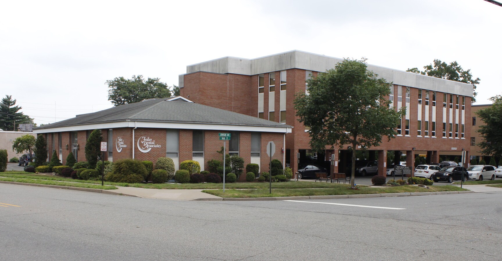 1060 Main St, River Edge, NJ 07661