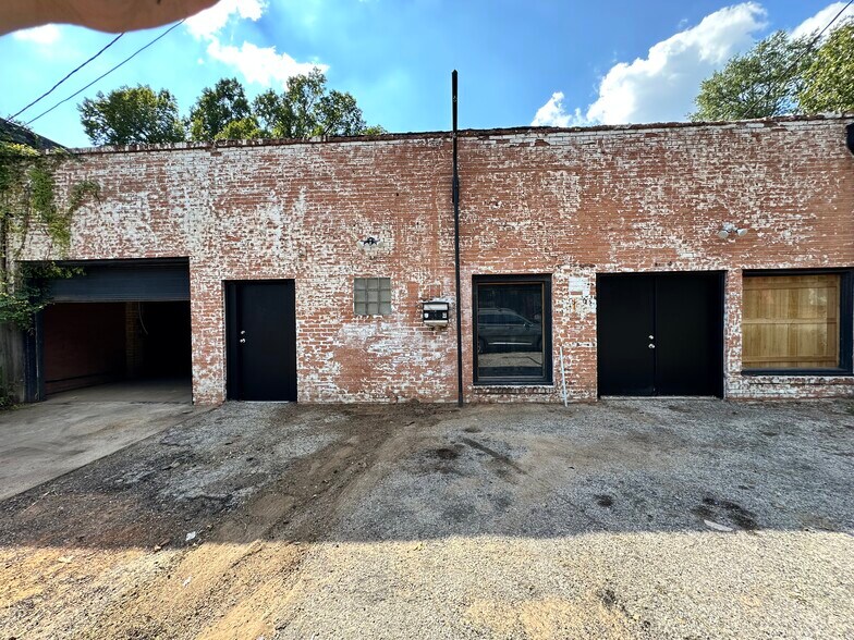 219 S Englewood Ave, Tyler, TX for sale - Primary Photo - Image 1 of 1