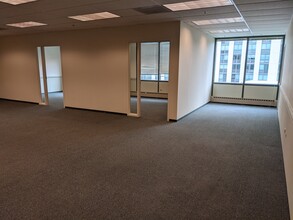 1111 N Wells St, Chicago, IL for lease Interior Photo- Image 2 of 3