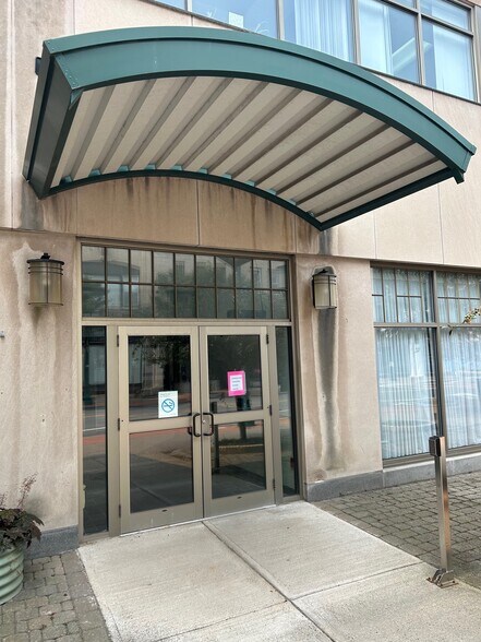 214 State St, Schenectady, NY for lease - Building Photo - Image 3 of 33